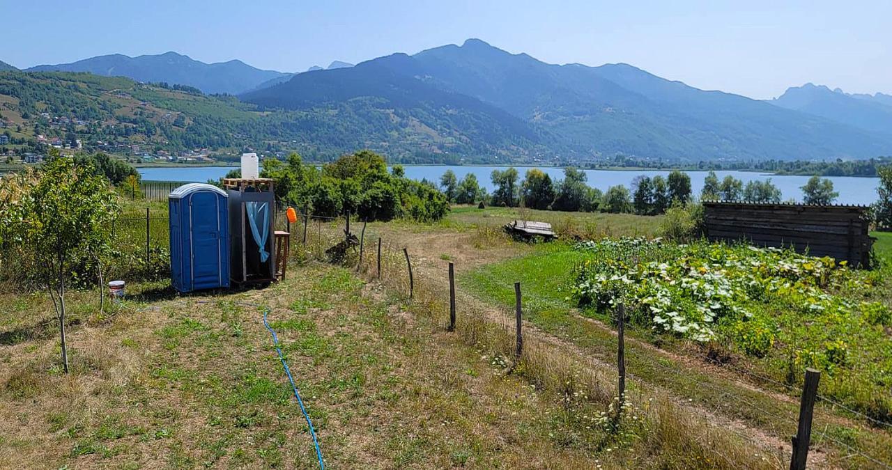 Lakeside Camping